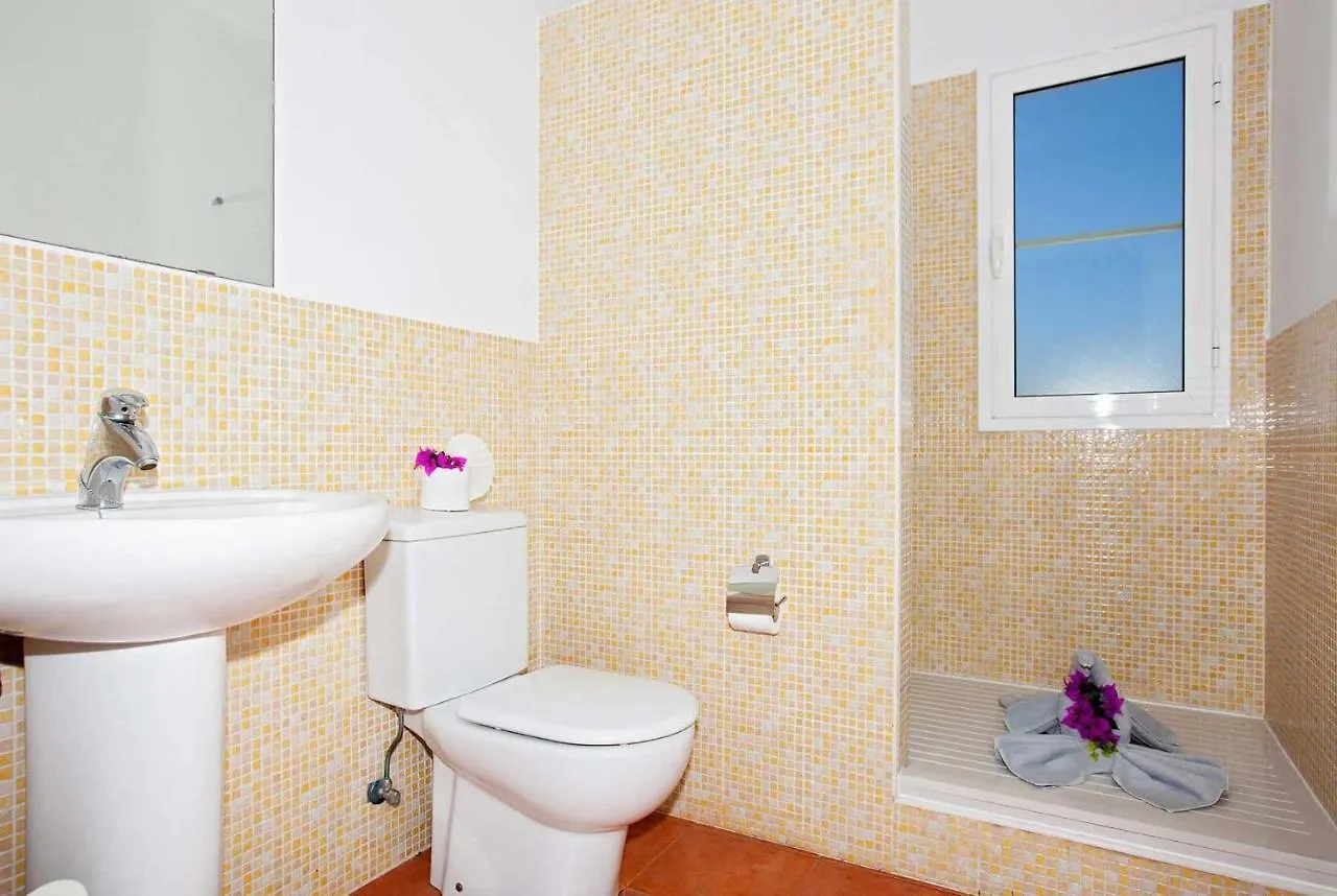 Dolores Villa Puerto del Carmen